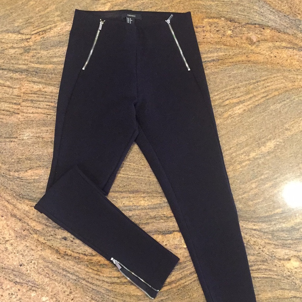 Black leggings.